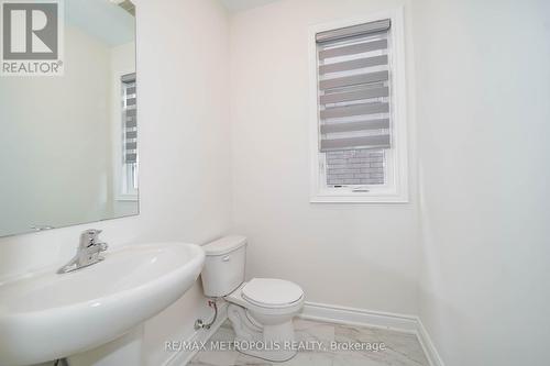 22 Wraggs Road, Bradford West Gwillimbury, ON - Indoor Photo Showing Bathroom