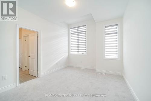 22 Wraggs Road, Bradford West Gwillimbury, ON - Indoor Photo Showing Other Room