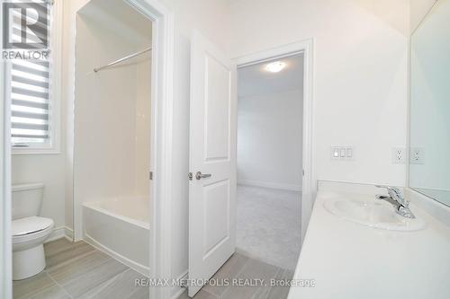 22 Wraggs Road, Bradford West Gwillimbury, ON - Indoor Photo Showing Bathroom