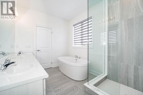 22 Wraggs Road, Bradford West Gwillimbury, ON - Indoor Photo Showing Bathroom