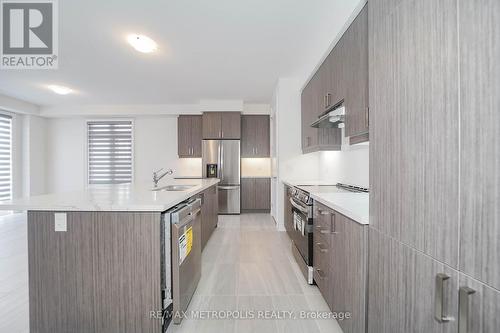 22 Wraggs Road, Bradford West Gwillimbury, ON - Indoor Photo Showing Kitchen With Stainless Steel Kitchen With Upgraded Kitchen