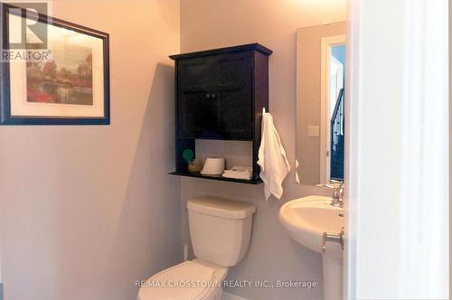 29 Nadmarc Court, Essa, ON - Indoor Photo Showing Bathroom