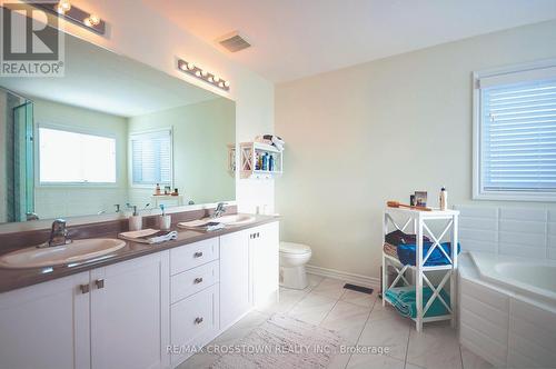 29 Nadmarc Court, Essa, ON - Indoor Photo Showing Bathroom