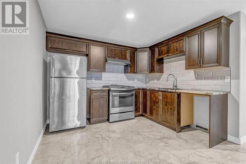 1055 Thunderbay Avenue, Windsor, ON - Indoor Photo Showing Kitchen