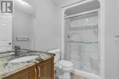 1055 Thunderbay Avenue, Windsor, ON - Indoor Photo Showing Bathroom