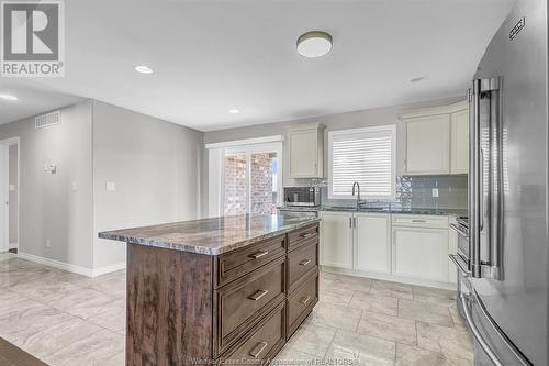 1055 Thunderbay Avenue, Windsor, ON - Indoor Photo Showing Kitchen