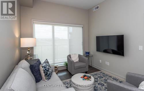 Ph 438 - 555 William Graham Drive W, Aurora, ON - Indoor Photo Showing Other Room