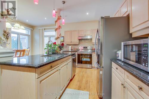 287 Frank Endean Road, Richmond Hill, ON - Indoor Photo Showing Kitchen