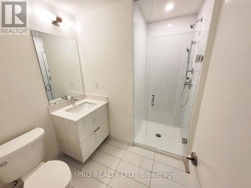 1216 - 8 David Eyer Road, Richmond Hill, ON - Indoor Photo Showing Bathroom