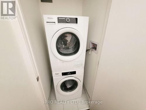 1216 - 8 David Eyer Road, Richmond Hill, ON - Indoor Photo Showing Laundry Room