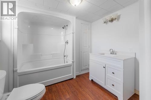 24 Edinburgh Street, St. John'S, Nl A1B 0S2, NL - Indoor Photo Showing Bathroom