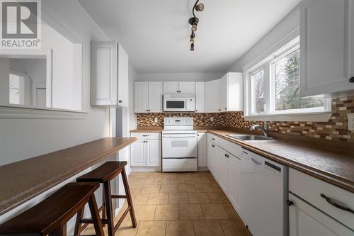 24 Edinburgh Street, St. John'S, Nl A1B 0S2, NL - Indoor Photo Showing Kitchen