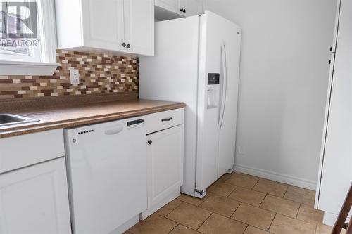 24 Edinburgh Street, St. John'S, Nl A1B 0S2, NL - Indoor Photo Showing Kitchen