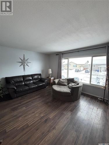 127 Guenther Crescent, Warman, SK - Indoor Photo Showing Living Room