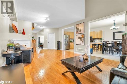 64 Spotted Owl Crescent, Brampton, ON - Indoor Photo Showing Living Room