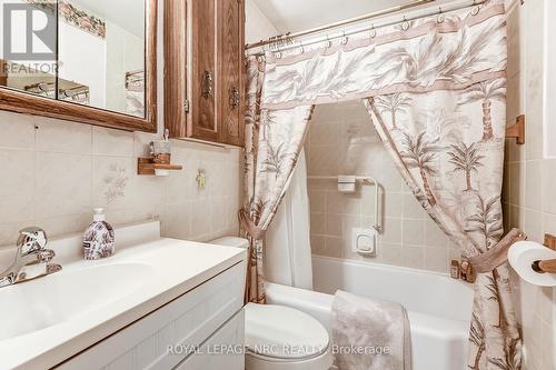 1404 Orchard Avenue, Fort Erie, ON - Indoor Photo Showing Bathroom