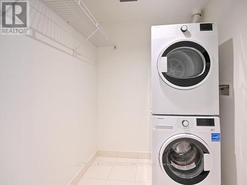 414 - 20 Richardson Street, Toronto, ON - Indoor Photo Showing Laundry Room