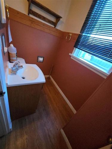 19 5Th Avenue W, Souris, MB - Indoor Photo Showing Bathroom