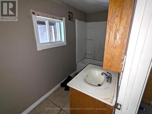 239 Birch Street N, Timmins (Tne - Central), ON - Indoor Photo Showing Bathroom