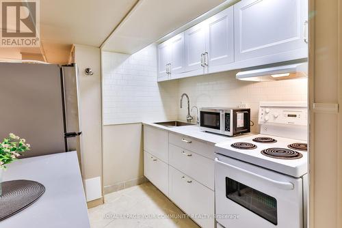 9 Tulane Crescent, Toronto, ON - Indoor Photo Showing Kitchen