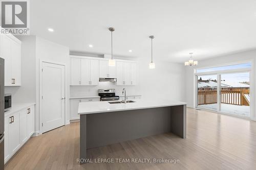 285 Wood Avenue, Smiths Falls, ON - Indoor Photo Showing Kitchen With Upgraded Kitchen