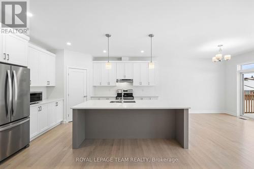 285 Wood Avenue, Smiths Falls, ON - Indoor Photo Showing Kitchen With Upgraded Kitchen