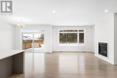 285 Wood Avenue, Smiths Falls, ON - Indoor Photo Showing Living Room With Fireplace