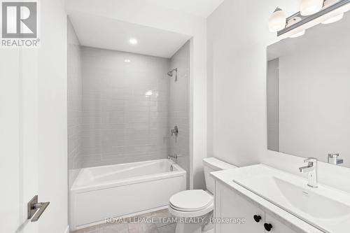 285 Wood Avenue, Smiths Falls, ON - Indoor Photo Showing Bathroom