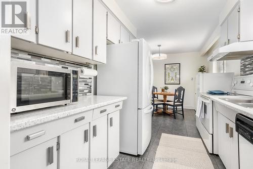 82 Lochleven Drive, Toronto, ON - Indoor Photo Showing Kitchen