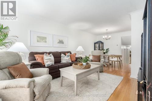 82 Lochleven Drive, Toronto, ON - Indoor Photo Showing Living Room