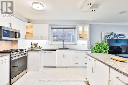 9 Tulane Crescent, Toronto, ON - Indoor Photo Showing Kitchen With Upgraded Kitchen