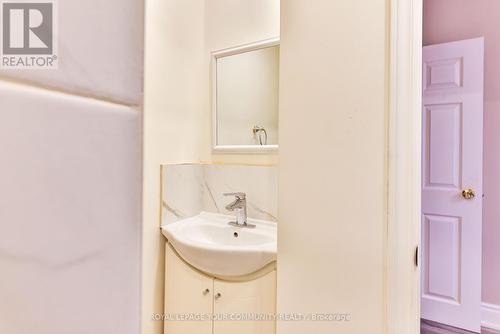 9 Tulane Crescent, Toronto, ON - Indoor Photo Showing Bathroom