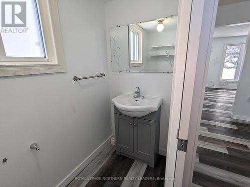 576 Spooner Drive, Timmins (Tnw - Riverpark), ON - Indoor Photo Showing Bathroom