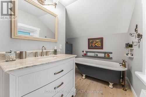 1562 Ridge Road N, Fort Erie (Ridgeway), ON - Indoor Photo Showing Bathroom