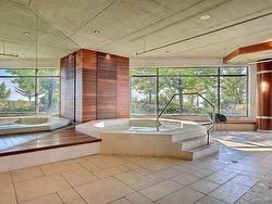 Hot tub - 