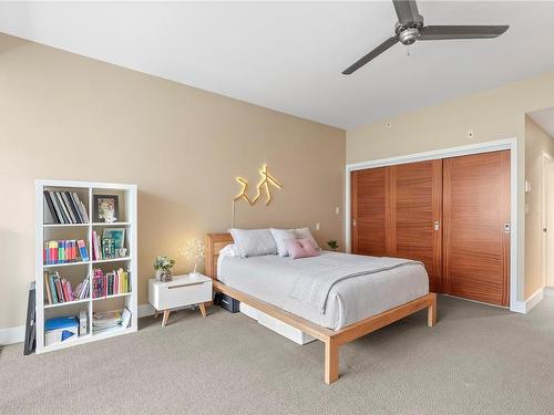 302-828 Rupert Terr, Victoria, BC - Indoor Photo Showing Bedroom