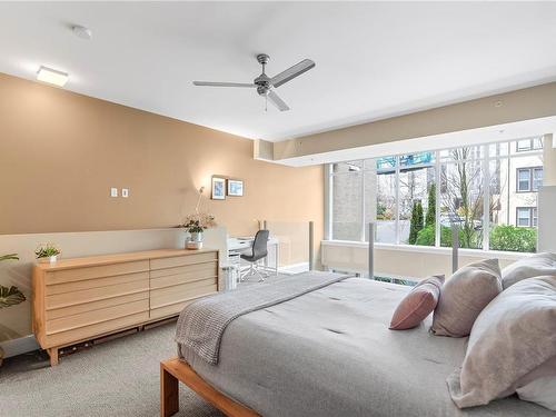 302-828 Rupert Terr, Victoria, BC - Indoor Photo Showing Bedroom