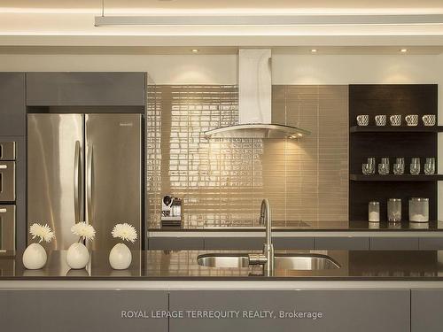 317 Keewatin Ave, Toronto, ON - Indoor Photo Showing Kitchen