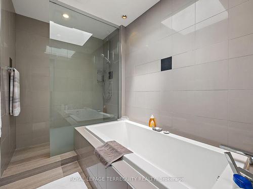 317 Keewatin Ave, Toronto, ON - Indoor Photo Showing Bathroom