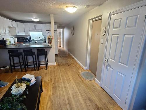 9-11 Ellen St N, Mississauga, ON - Indoor Photo Showing Kitchen