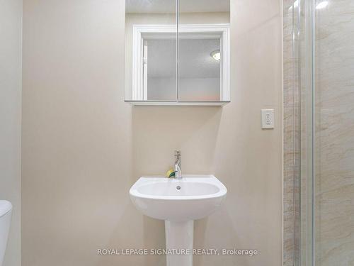 14 Aiken Cres, Orangeville, ON - Indoor Photo Showing Bathroom