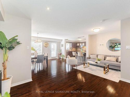 14 Aiken Cres, Orangeville, ON - Indoor Photo Showing Living Room