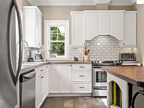 Kitchen - 2030 Imp. Des Pignons-Rouges, Sainte-Agathe-Des-Monts, QC - Indoor Photo Showing Kitchen With Upgraded Kitchen