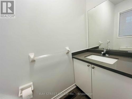 87 Pickett Crescent, Barrie, ON - Indoor Photo Showing Bathroom