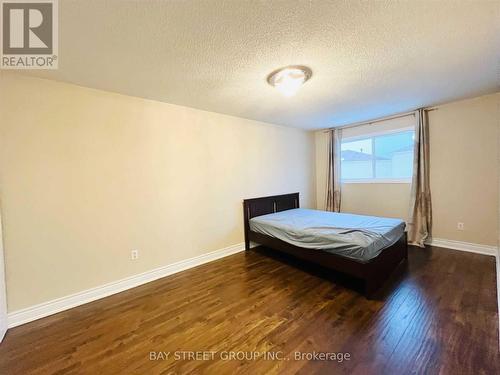 87 Pickett Crescent, Barrie, ON - Indoor Photo Showing Bedroom