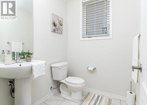 24 Whithorn Crescent, Haldimand, ON - Indoor Photo Showing Bathroom