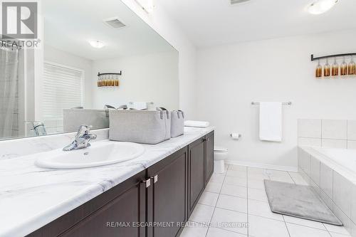 24 Whithorn Crescent, Haldimand, ON - Indoor Photo Showing Bathroom