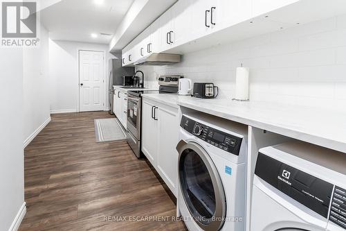 24 Whithorn Crescent, Haldimand, ON - Indoor Photo Showing Laundry Room