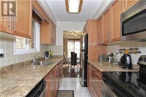 110 Whitney Place, Vaughan, ON - Indoor Photo Showing Kitchen