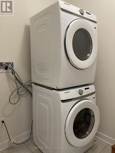 3086 Perkins Way, Oakville, ON - Indoor Photo Showing Laundry Room